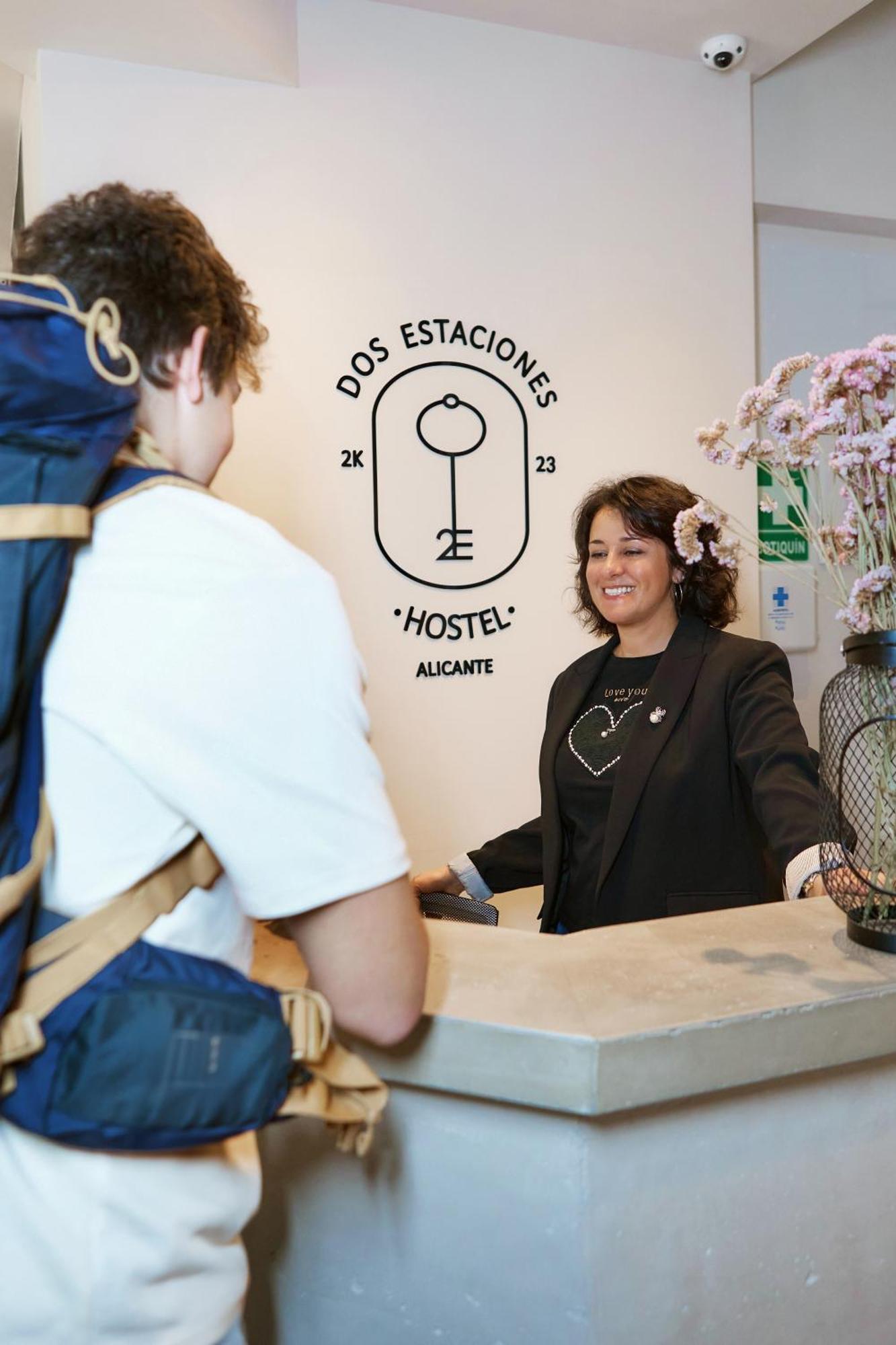 Hostel Dos Estaciones - Free Towels, Coffee & Tea, Remote Check-In Alicante Esterno foto