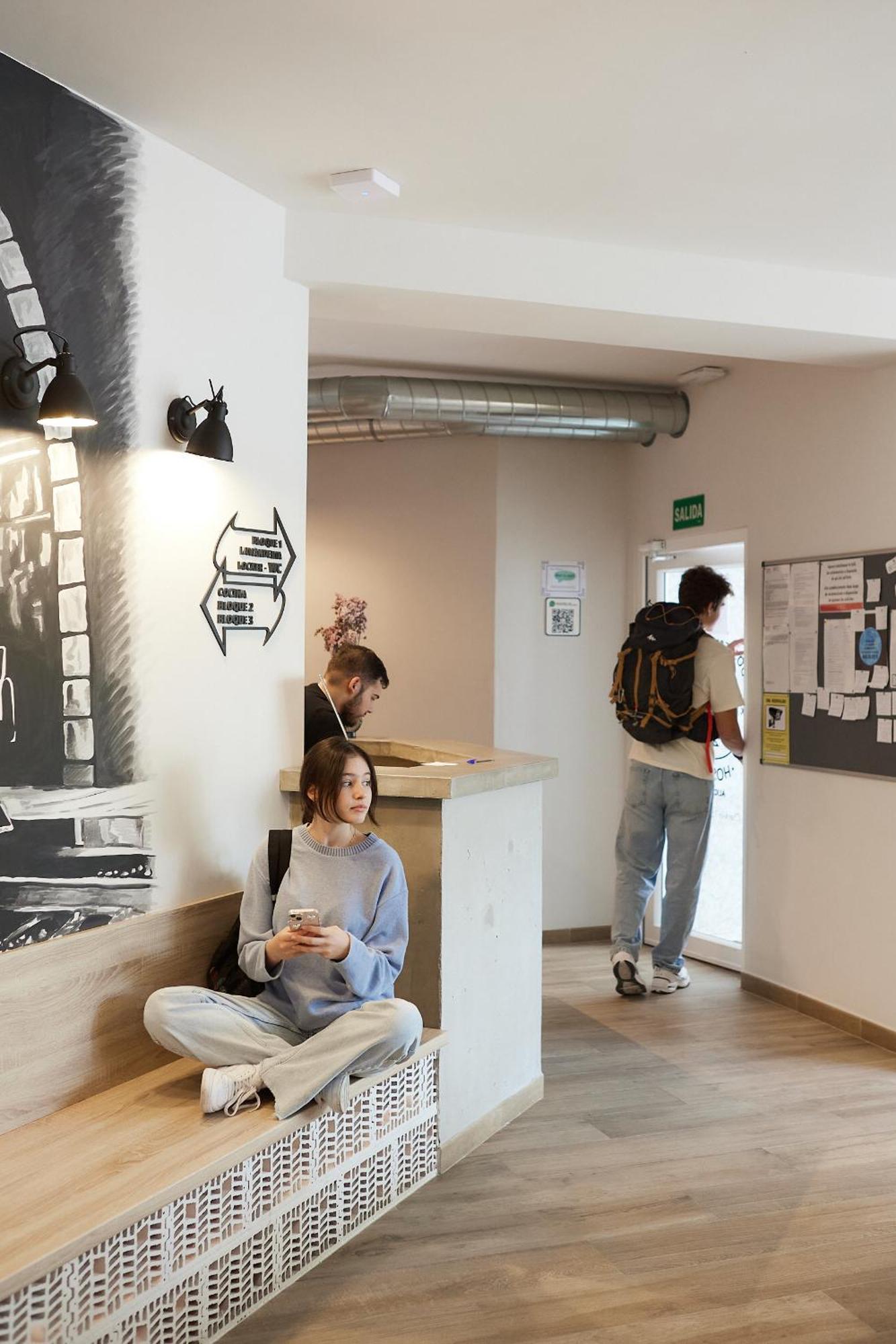 Hostel Dos Estaciones - Free Towels, Coffee & Tea, Remote Check-In Alicante Esterno foto